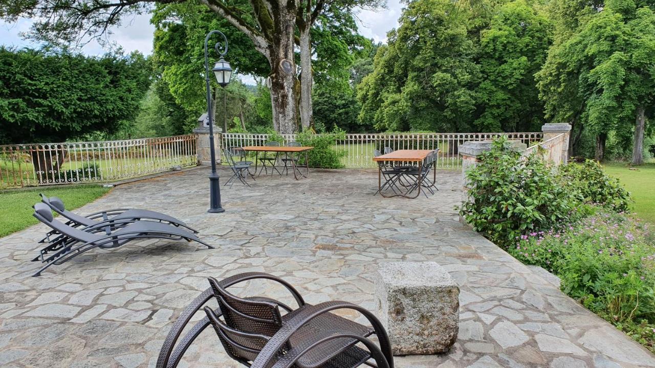 Saint-Victor-Montvianeix Domaine De Montvianeix Bed & Breakfast エクステリア 写真
