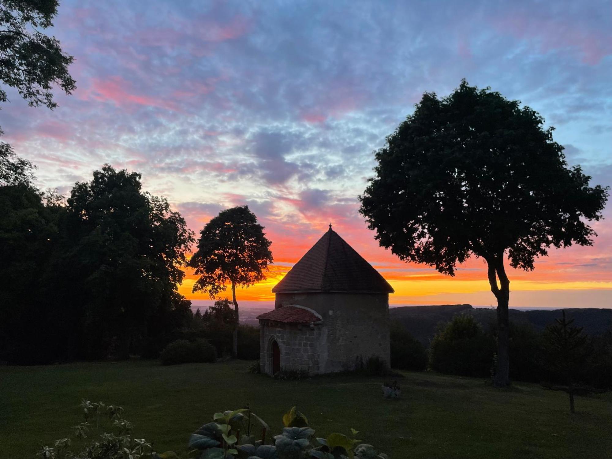 Saint-Victor-Montvianeix Domaine De Montvianeix Bed & Breakfast エクステリア 写真